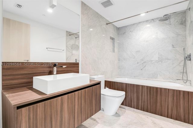 1000 Brickell Plaza 2304, Miami, FL 33131