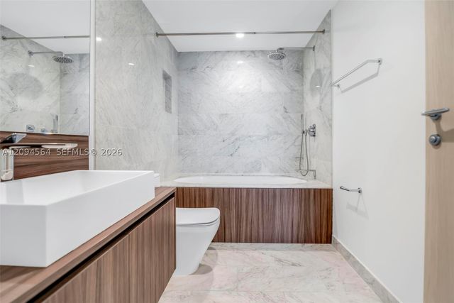 1000 Brickell Plaza 2304, Miami, FL 33131