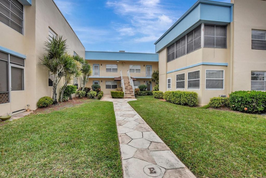 204 Burgundy E 204, Delray Beach, FL 33484