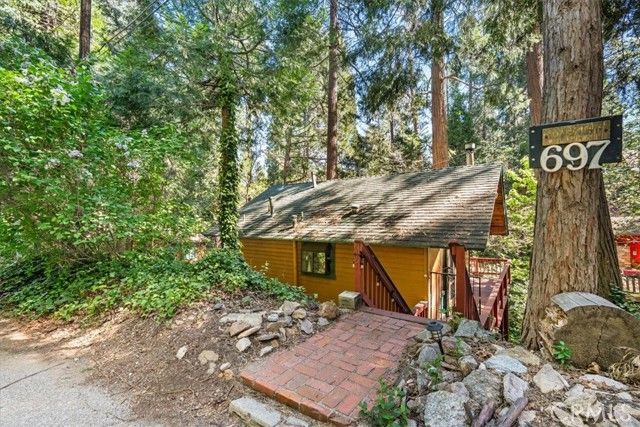 697 Mormon Springs, Crestline, CA 92325