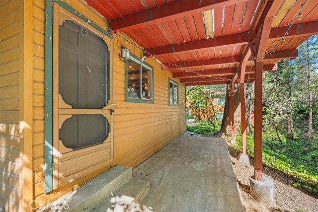 697 Mormon Springs, Crestline, CA 92325