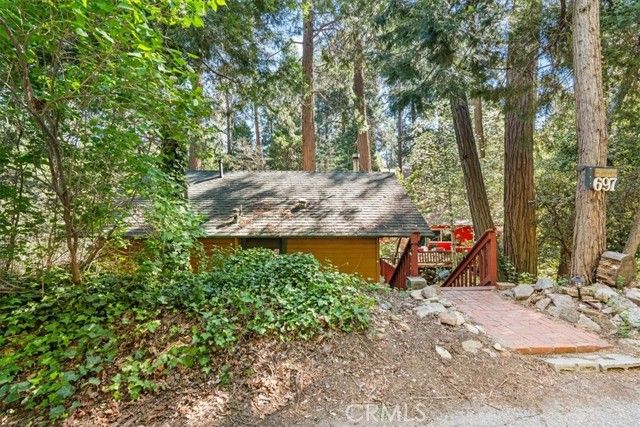 697 Mormon Springs, Crestline, CA 92325