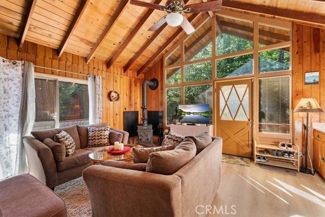 697 Mormon Springs, Crestline, CA 92325