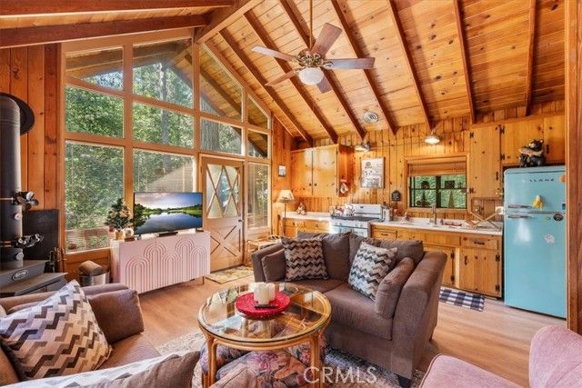 697 Mormon Springs, Crestline, CA 92325