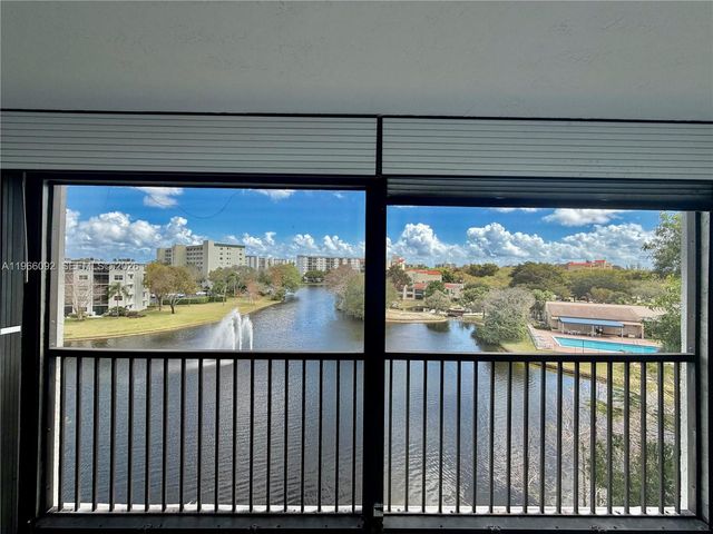 2334 S Cypress Bend Dr 505, Pompano Beach, FL 33069