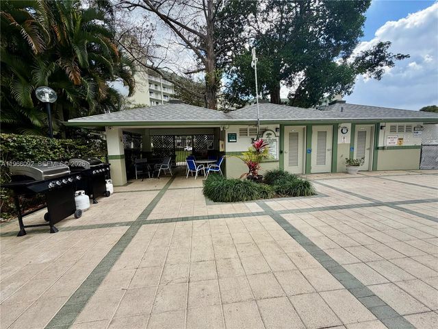 2334 S Cypress Bend Dr 505, Pompano Beach, FL 33069