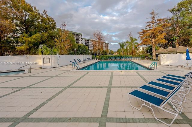 2334 S Cypress Bend Dr 505, Pompano Beach, FL 33069