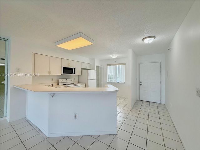 2334 S Cypress Bend Dr 505, Pompano Beach, FL 33069