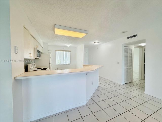 2334 S Cypress Bend Dr 505, Pompano Beach, FL 33069