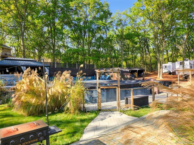 230 Eastport Manor Road, Manorville, NY 11949