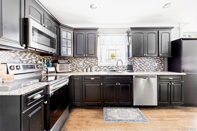 230 Eastport Manor Road, Manorville, NY 11949