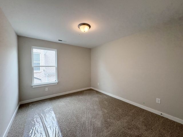 228 Hudson Dr, Gallatin, TN 37066