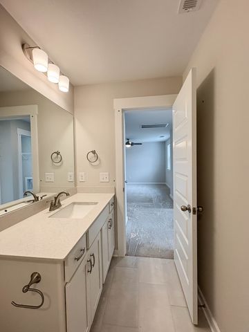 228 Hudson Dr, Gallatin, TN 37066
