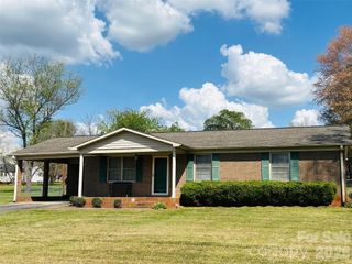 136 Devon Lane, Statesville, NC 28625
