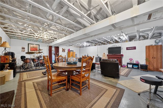 2505 Footville Richmond Road E, Jefferson, OH 44047