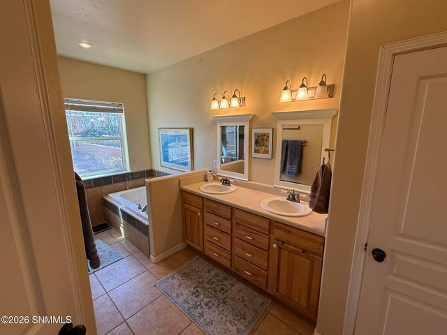 3595 Lucky Lindy Lane, Las Cruces, NM 88007