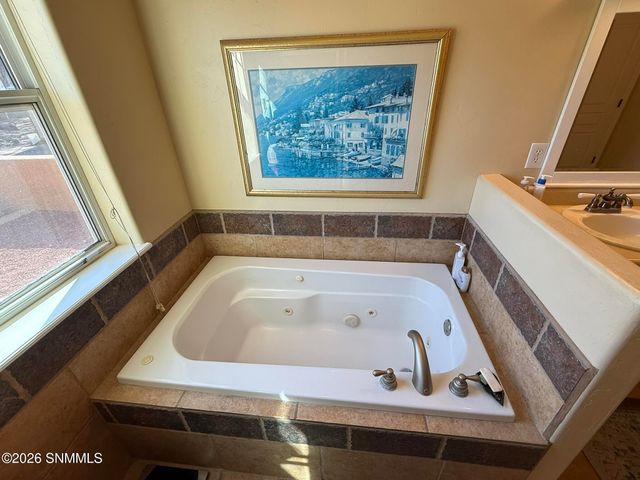 3595 Lucky Lindy Lane, Las Cruces, NM 88007