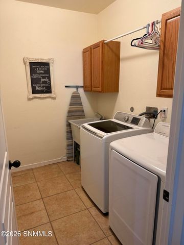 3595 Lucky Lindy Lane, Las Cruces, NM 88007