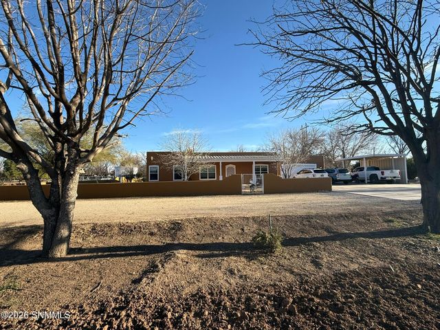 3595 Lucky Lindy Lane, Las Cruces, NM 88007