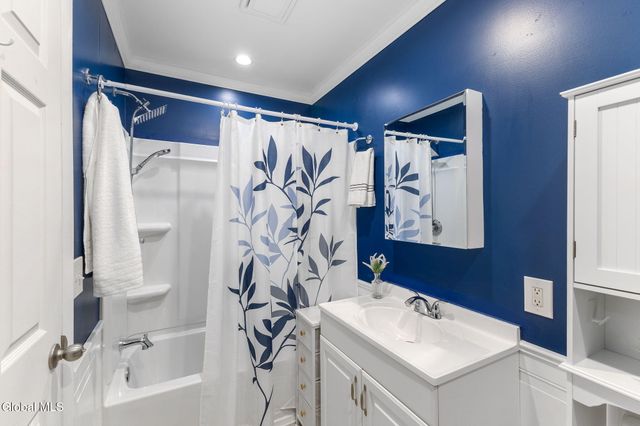 247 Pinewood Drive, Guilderland, NY 12303