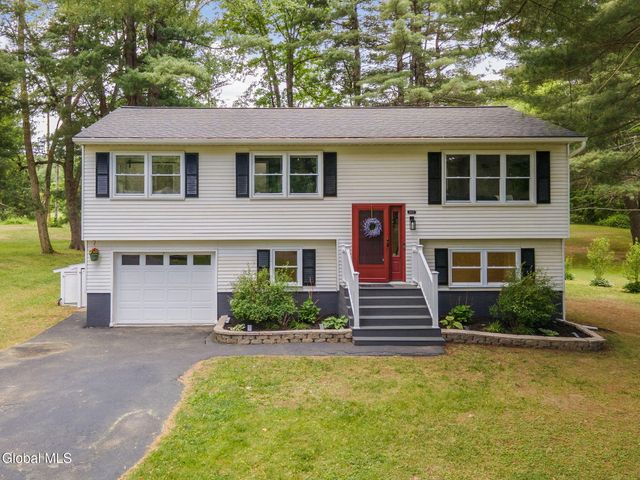 247 Pinewood Drive, Guilderland, NY 12303