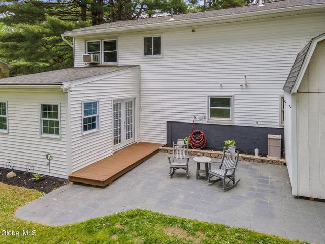 247 Pinewood Drive, Guilderland, NY 12303