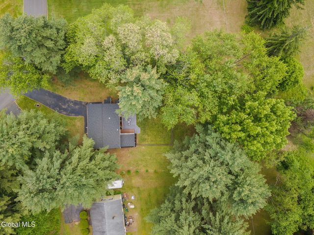 247 Pinewood Drive, Guilderland, NY 12303