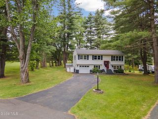 247 Pinewood Drive, Guilderland, NY 12303
