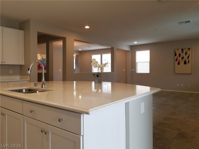 9284 Valley Betica Avenue, Las Vegas, NV 89148