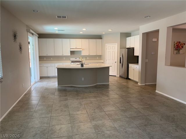 9284 Valley Betica Avenue, Las Vegas, NV 89148