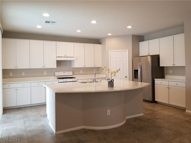 9284 Valley Betica Avenue, Las Vegas, NV 89148