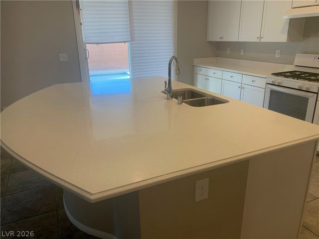 9284 Valley Betica Avenue, Las Vegas, NV 89148