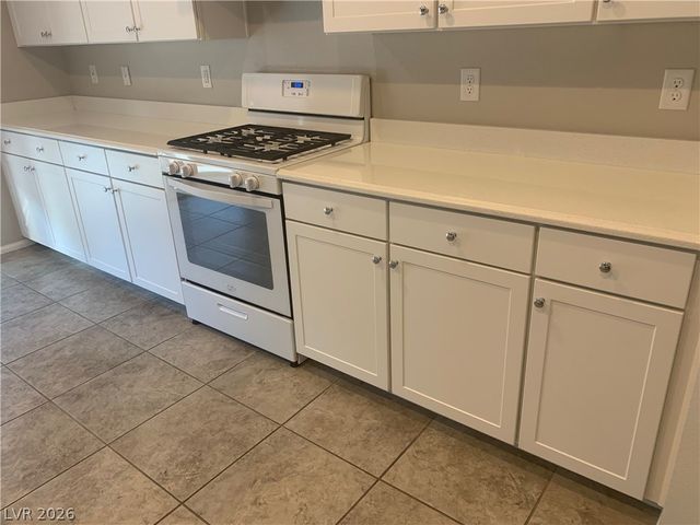 9284 Valley Betica Avenue, Las Vegas, NV 89148
