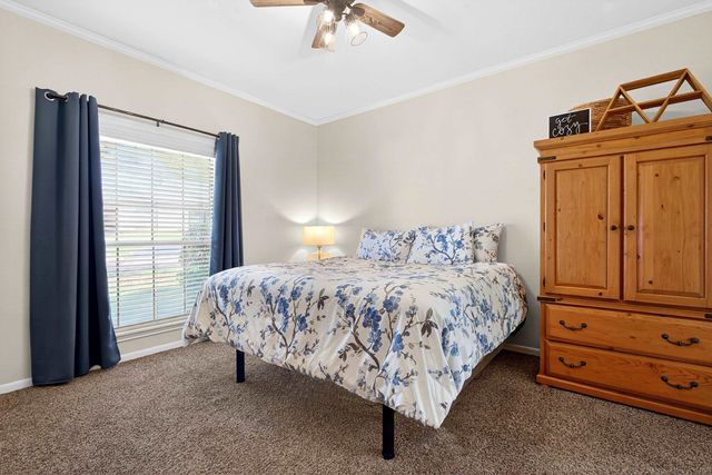 306 HAMPTON CT, Longview, TX 75605