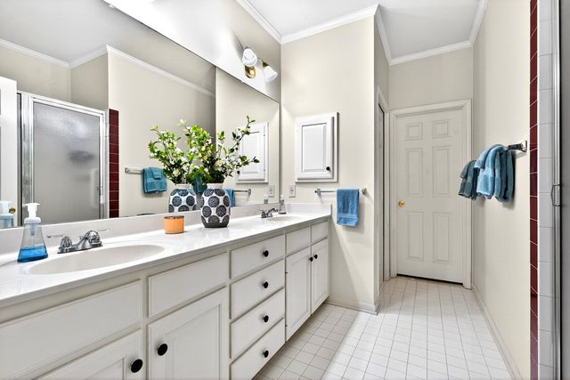 306 HAMPTON CT, Longview, TX 75605