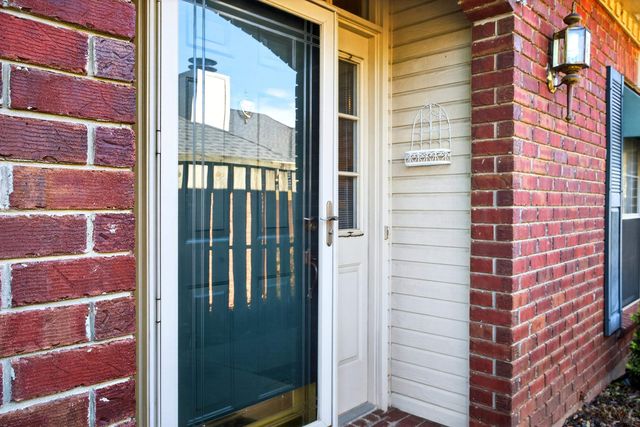 306 HAMPTON CT, Longview, TX 75605