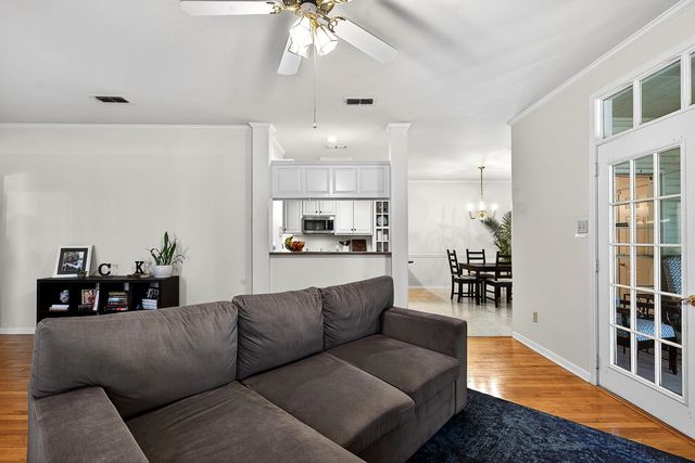 306 HAMPTON CT, Longview, TX 75605