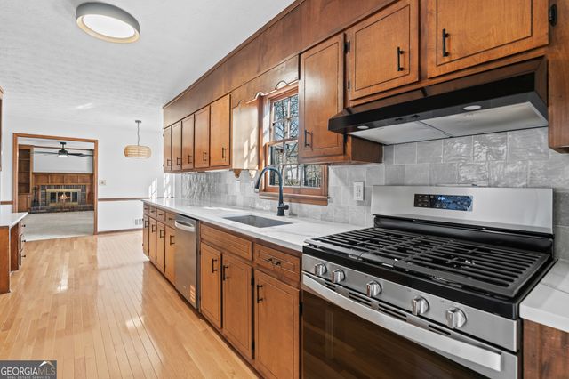 4566 Brandon Drive SW, Lilburn, GA 30047