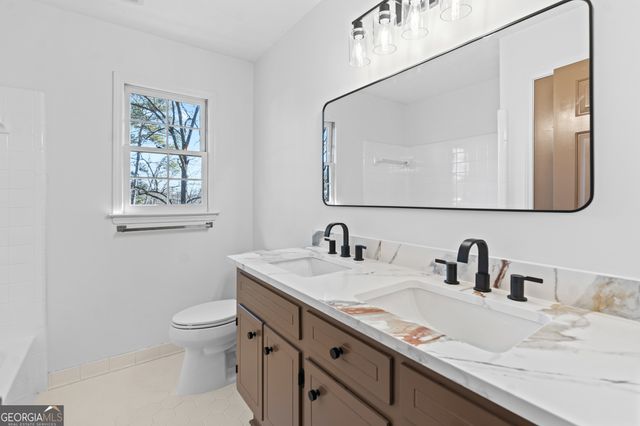 4566 Brandon Drive SW, Lilburn, GA 30047