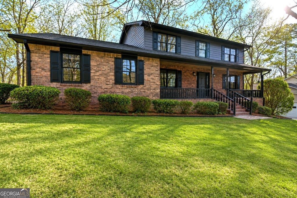 4566 Brandon Drive SW, Lilburn, GA 30047