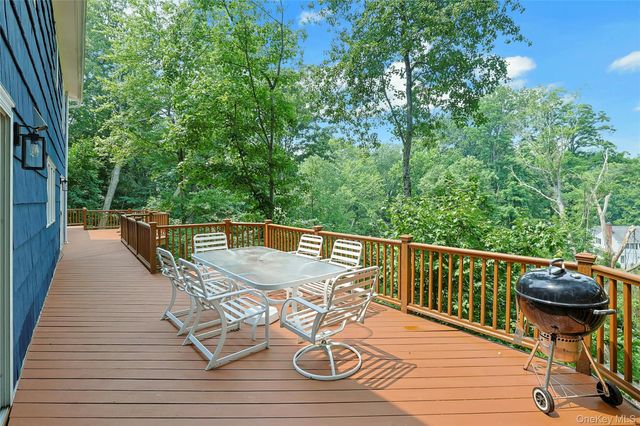 11 Kitchel Road, Mount Kisco, NY 10549
