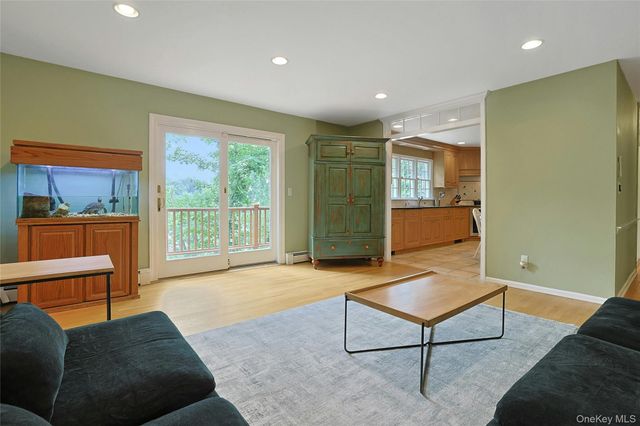 11 Kitchel Road, Mount Kisco, NY 10549