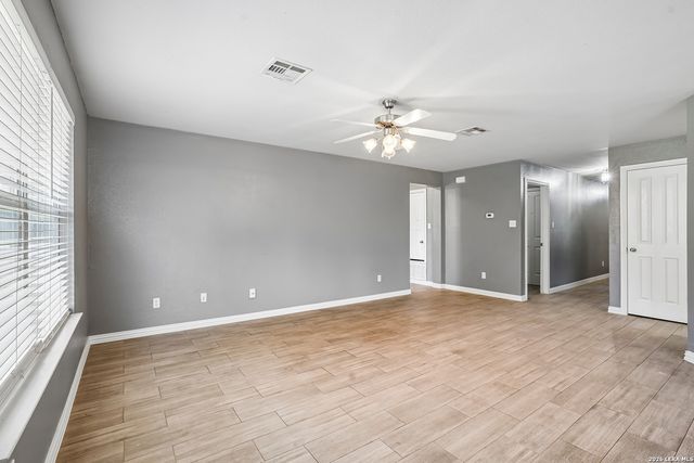 229 HEREFORD ST, Cibolo, TX 78108