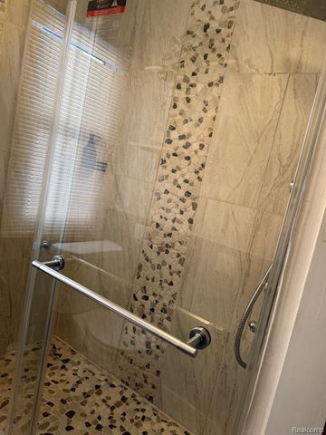 23050 Norfolk Street, Detroit, MI 48219