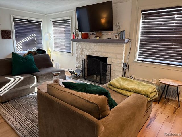 23050 Norfolk Street, Detroit, MI 48219