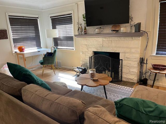 23050 Norfolk Street, Detroit, MI 48219