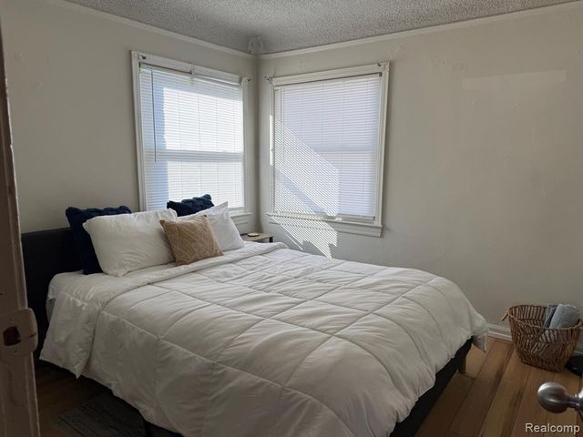 23050 Norfolk Street, Detroit, MI 48219