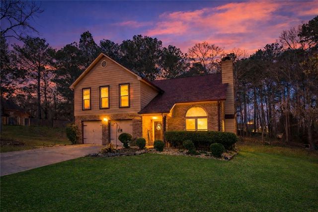 2100 Green Tree Court, Lithonia, GA 30058