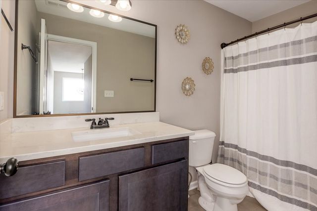 5530 148th Circle, Urbandale, IA 50323