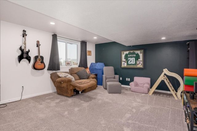 5530 148th Circle, Urbandale, IA 50323